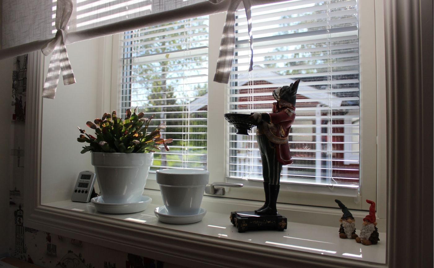 ロールスクリーンとブラインド